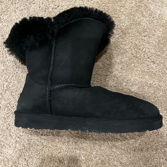 UGG Australia Bailey Button Short Boots Black Suede Sheepskin. Women’s size 8 - Picture 9 of 11